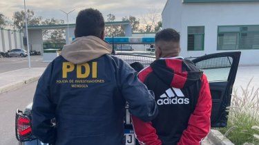 El presunto conductor del auto que arrolló al hombre quedó detenido El presunto conductor del auto que arrolló al hombre quedó detenido