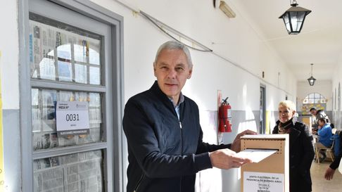 Fabián Cagliardi, intentende de Berisso, votó por la mañana Fabián Cagliardi, intentende de Berisso, votó por la mañana