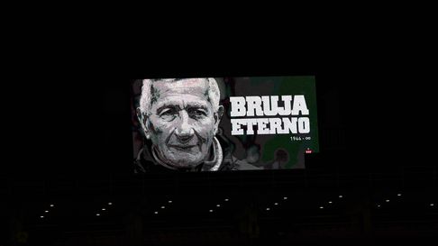 Las pantallas del Estadio UNO rindiéndole homenaje a la leyenda de Estudiantes Las pantallas del Estadio UNO rindiéndole homenaje a la leyenda de Estudiantes