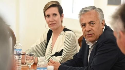Alfredo Cornejo y Jimena Latorre avanzan con San Jorge y el plan para imponer la megaminería en Mendoza. Alfredo Cornejo y Jimena Latorre avanzan con San Jorge y el plan para imponer la megaminería en Mendoza.