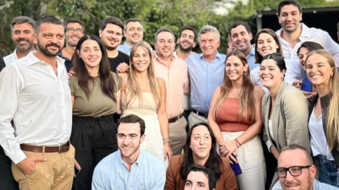 dos referentes de la juventud pro de la plata se reunieron con mauricio macri dos referentes de la juventud pro de la plata se reunieron con mauricio macri