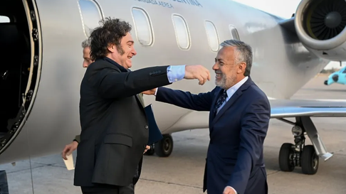 Cornejo y Milei sellaron un pacto electoral que se tradujo en votos contra leyes sensibles como la Emergencia en Discapacidad, el reparto de ATN y la Emergencia en Discapacidad. Cornejo y Milei sellaron un pacto electoral que se tradujo en votos contra leyes sensibles como la Emergencia en Discapacidad, el reparto de ATN y la Emergencia en Discapacidad.