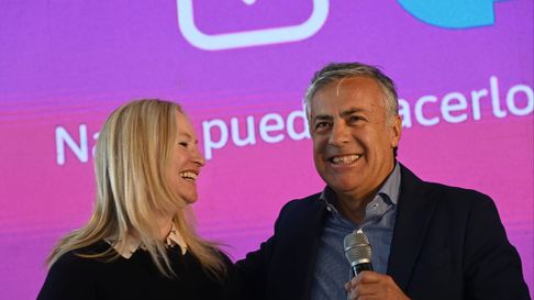 Alfredo Cornejo y Hebe Casado son socios políticos de Javier Milei en Mendoza. Alfredo Cornejo y Hebe Casado son socios políticos de Javier Milei en Mendoza.