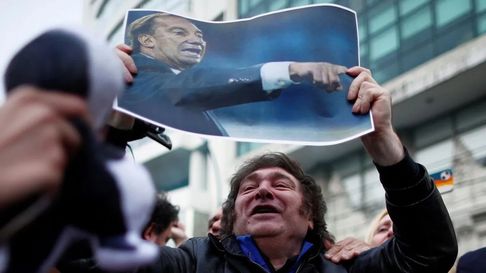 Milei se metió en la polémica entre AFA y Estudiantes con un picante tuit. Milei se metió en la polémica entre AFA y Estudiantes con un picante tuit.