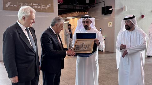 El gobernador Alfredo Cornejo participa de reuniones en Emiratos Árabes. El gobernador Alfredo Cornejo participa de reuniones en Emiratos Árabes.