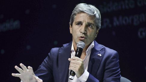 Luis Caputo se libera de controles para pedir deuda. Luis Caputo se libera de controles para pedir deuda.