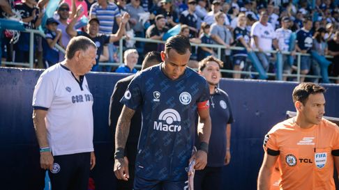 Sebastián Villa trae una oferta o se queda en Independiente Rivadavia. Sebastián Villa trae una oferta o se queda en Independiente Rivadavia.