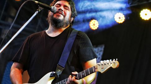 Santiago Motorizado presenta su nuevo material como solista. Santiago Motorizado presenta su nuevo material como solista.