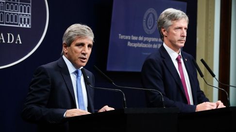 Caputo y el presidente del Banco Central, Santiago Bausili, anunciaron un acuerdo para pagar deuda. Caputo y el presidente del Banco Central, Santiago Bausili, anunciaron un acuerdo para pagar deuda.