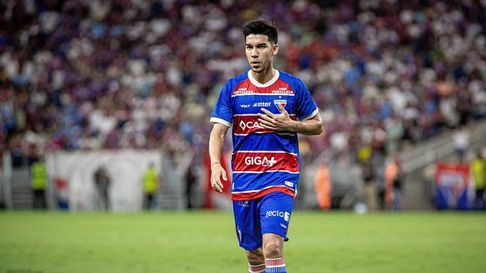 Pol Fernández fue uno de los volantes que Estudiantes barajó. Por ahora, sin avanzar Pol Fernández fue uno de los volantes que Estudiantes barajó. Por ahora, sin avanzar