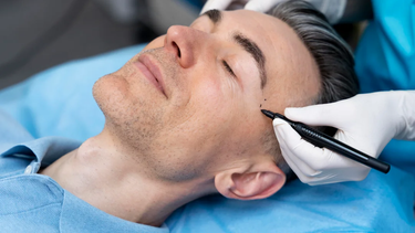 Fallo inédito en Córdoba: ordenan a una prepaga cubrir la totalidad de una cirugía de feminización facial