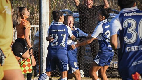 Gimnasia está cerrando un gran Torneo de Fútbol Femenino, y hoy le ganó a Huracán Gimnasia está cerrando un gran Torneo de Fútbol Femenino, y hoy le ganó a Huracán