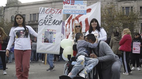 La votación de esta última fue unánime. Sin embargo, los senadores mendocinos Mariana Juri y Rodolfo Suarez estuvieron ausentes. La votación de esta última fue unánime. Sin embargo, los senadores mendocinos Mariana Juri y Rodolfo Suarez estuvieron ausentes.