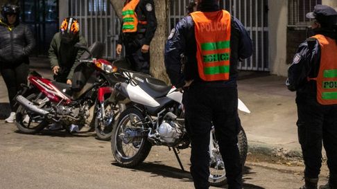 Controles policiales en Ciudad. Controles policiales en Ciudad.