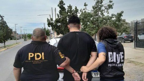 El presunto estafador de egresados fue detenido. El presunto estafador de egresados fue detenido.