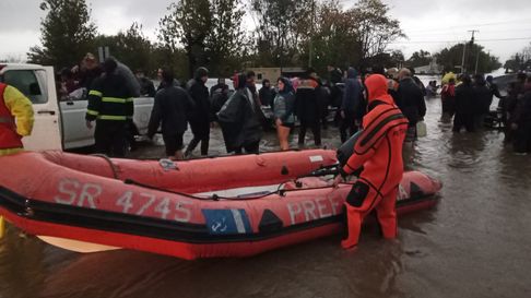 el gobierno nacional envio fuerzas federales para asistir a los damnificados por el temporal el gobierno nacional envio fuerzas federales para asistir a los damnificados por el temporal