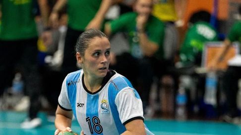 Con dos mendocinas, comienza el sueño de La Garra en el Mundial de balonmano. Con dos mendocinas, comienza el sueño de La Garra en el Mundial de balonmano.