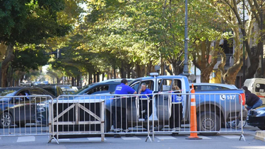 Anuncian cortes en el tránsito de La Plata por el rodaje de la miniserie de Netfilx Anuncian cortes en el tránsito de La Plata por el rodaje de la miniserie de Netfilx