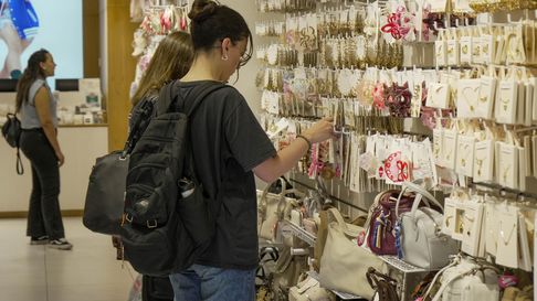 El consumo viene en caída libre en 2025. El consumo viene en caída libre en 2025.