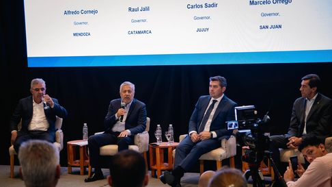 Cornejo es el mentor del proyecto de Ley para habilitar la minería en los periglaciares. Cornejo es el mentor del proyecto de Ley para habilitar la minería en los periglaciares.