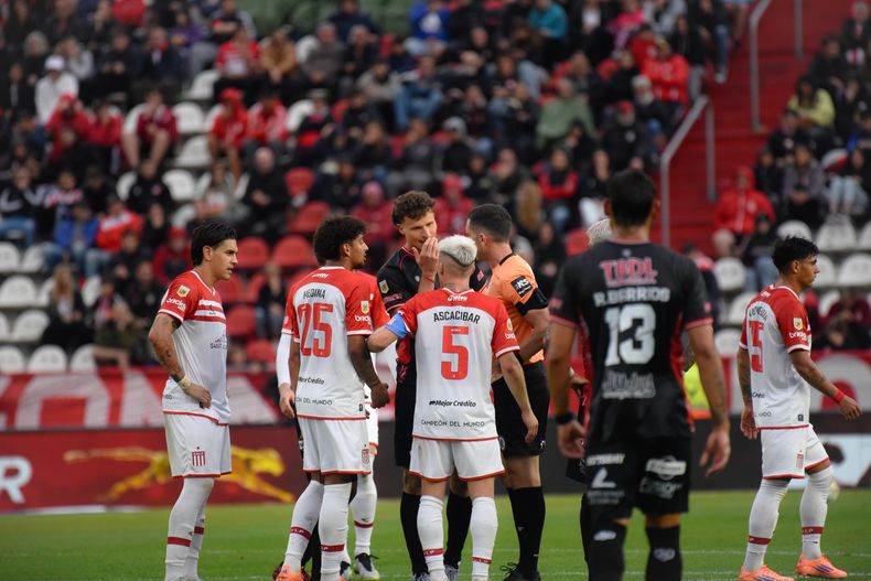 Estudiantes no pudo contra Barracas Central