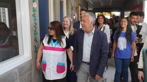 Alfredo Cornejo estuvo en San Rafael para inaugurar una obra muy anhelada por la sociedad Alfredo Cornejo estuvo en San Rafael para inaugurar una obra muy anhelada por la sociedad