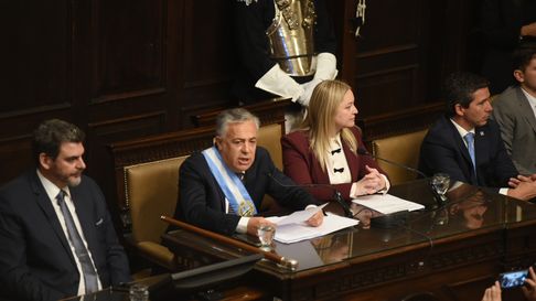 El gobernador Alfredo Cornejo ante la Asamblea Legislativa El gobernador Alfredo Cornejo ante la Asamblea Legislativa