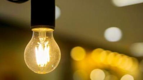 En los usuarios residenciales que tienen menores consumos, es decir, hasta 299 kW bimestrales; el ahorro es de aproximadamente $340 mensuales En los usuarios residenciales que tienen menores consumos, es decir, hasta 299 kW bimestrales; el ahorro es de aproximadamente $340 mensuales