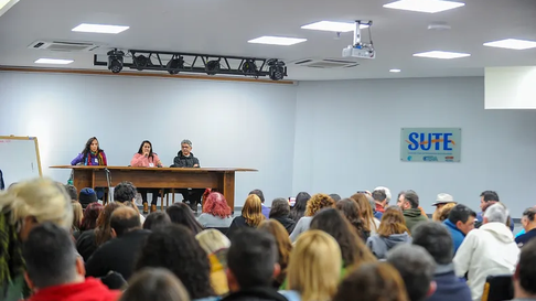 El SUTE hará plenarios departamentales y uno provincial el miércoles en Lavalle. El SUTE hará plenarios departamentales y uno provincial el miércoles en Lavalle.