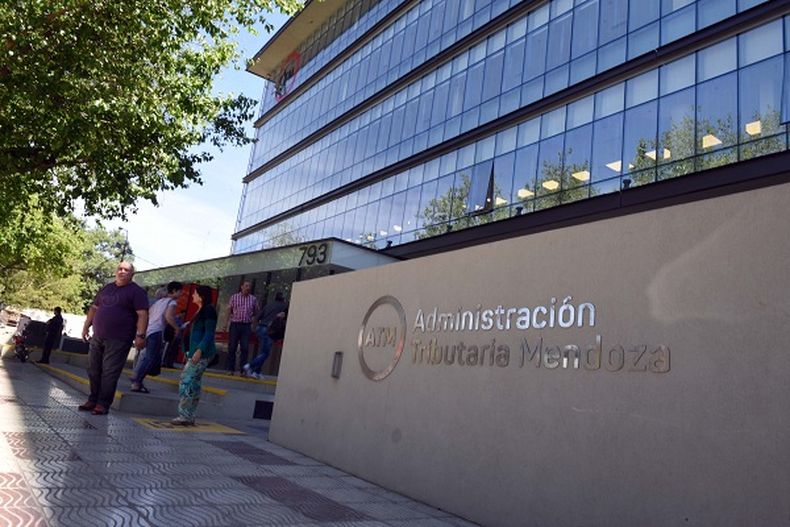 Hay descuentos de hasta el 35% si se paga en término. Hay descuentos de hasta el 35% si se paga en término.