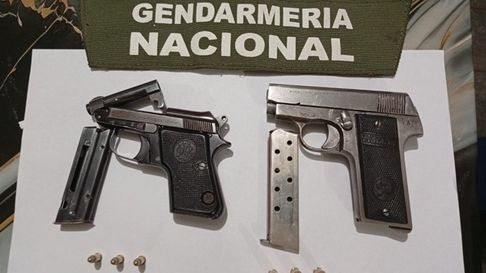 Armas secuestradas por Gendarmería Nacional. Armas secuestradas por Gendarmería Nacional.