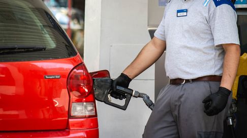 Los combustibles subirán de precio por suba de impuestos. Los combustibles subirán de precio por suba de impuestos.