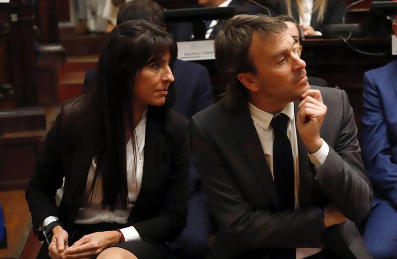 Verasay y Nieri votaron todas las leyes de Milei que les pidió Cornejo según la coyuntura y el manejo de la conveniencia política. 