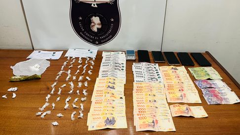 Allanaron dos kioscos de droga y hay 7 detenidos. Allanaron dos kioscos de droga y hay 7 detenidos.