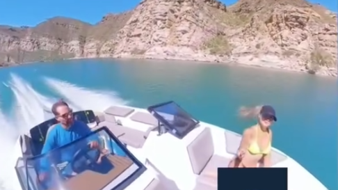 Martín Antolín se mostró manejando una lancha, no iba borracho pero lo multarán igual. Martín Antolín se mostró manejando una lancha, no iba borracho pero lo multarán igual.