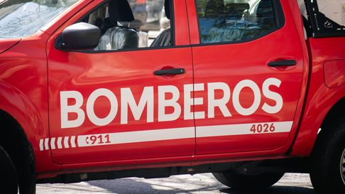 Un incendio arrasó con una vivienda en Luján de Cuyo. Un incendio arrasó con una vivienda en Luján de Cuyo.