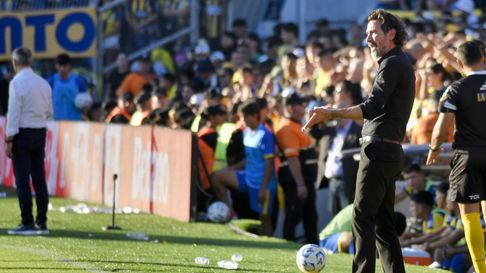 Eduardo Domínguez se mostró furioso tras la eliminación de Estudiantes Eduardo Domínguez se mostró furioso tras la eliminación de Estudiantes