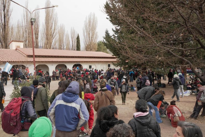 El predio de la parroquia Nuestra Señora del Carmen de Cuyo, repleto desde temprano el sábado. El predio de la parroquia Nuestra Señora del Carmen de Cuyo, repleto desde temprano el sábado.