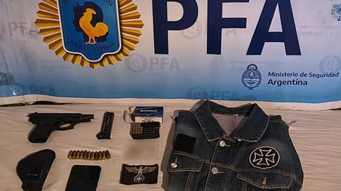 Dos hombres se encuentran detenidos por una investigación en la que están señalados por amenazas contra el presidente Javier Milei y la comunidad judía Dos hombres se encuentran detenidos por una investigación en la que están señalados por amenazas contra el presidente Javier Milei y la comunidad judía