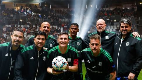 veron brillo en roma y se consagro campeon de un torneo junto a otras figuras veron brillo en roma y se consagro campeon de un torneo junto a otras figuras