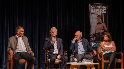Se llevó a cabo un acto por la libertad de Cristina en La Plata Se llevó a cabo un acto por la libertad de Cristina en La Plata