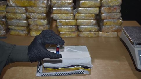 Los paquetes con cocaína incautados en el procedimiento Los paquetes con cocaína incautados en el procedimiento