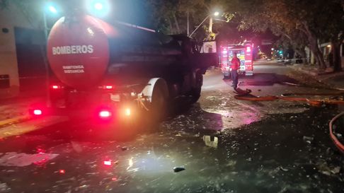 Bomberos sofocaron el incendio en el comercio Bomberos sofocaron el incendio en el comercio
