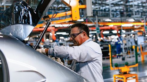 Stellantis, otra fábrica de autos en crisis en Argentina. Stellantis, otra fábrica de autos en crisis en Argentina.
