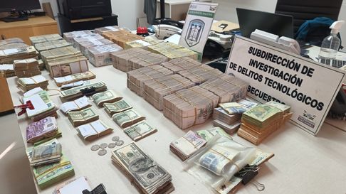 las impactantes imagenes de los allanamientos donde detuvieron a la contadora platense las impactantes imagenes de los allanamientos donde detuvieron a la contadora platense