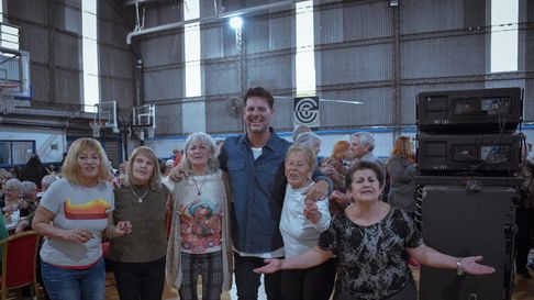 Gonzalo Atanasof estuvo en el bingo recreativo organizado por Lotería Gonzalo Atanasof estuvo en el bingo recreativo organizado por Lotería
