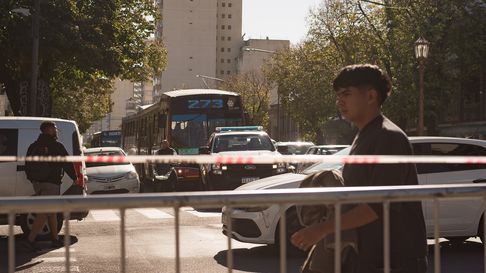 obras en plazas italia y rocha: cortes, caos y polemica obras en plazas italia y rocha: cortes, caos y polemica