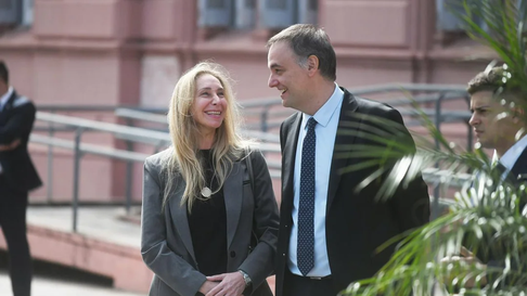 Karina Milei junto al jefe de Gabinete, Manuel Adorni. Karina Milei junto al jefe de Gabinete, Manuel Adorni.