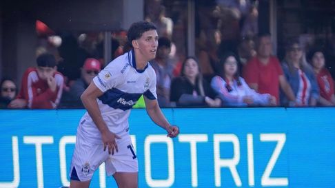 Nicolás Barros Schelotto debutó ante Estudiante y jugó los 90 Nicolás Barros Schelotto debutó ante Estudiante y jugó los 90