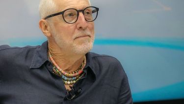 Alejandro Gutman el argentino que trabaja con Bukele y defiende la educación